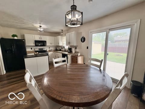 Photo of 1240 Legacy Lane, Indianapolis, IN
