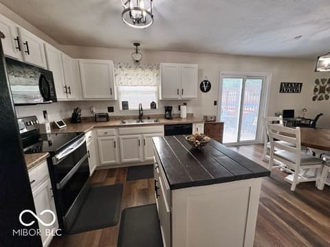 Photo of 1240 Legacy Lane, Indianapolis, IN