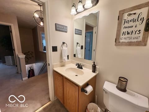 Photo of 1240 Legacy Lane, Indianapolis, IN
