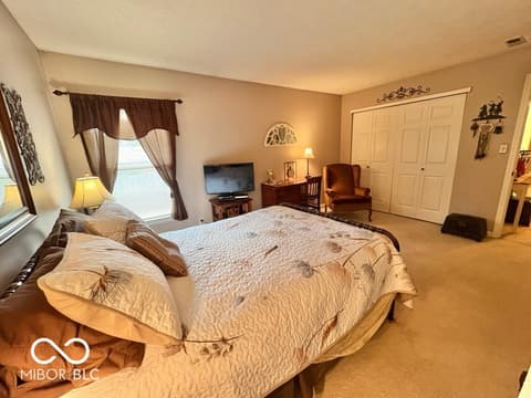 Photo of 1240 Legacy Lane, Indianapolis, IN