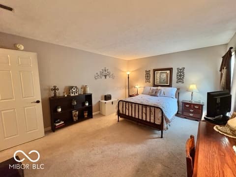 Photo of 1240 Legacy Lane, Indianapolis, IN