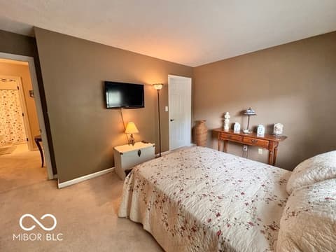 Photo of 1240 Legacy Lane, Indianapolis, IN