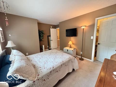 Photo of 1240 Legacy Lane, Indianapolis, IN