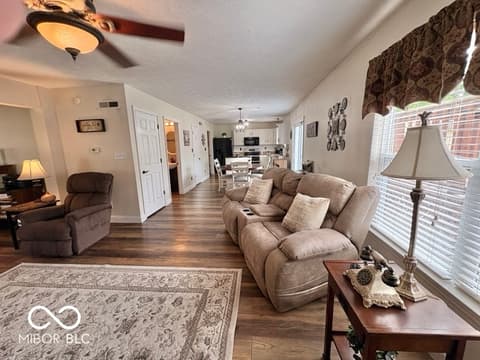 Photo of 1240 Legacy Lane, Indianapolis, IN