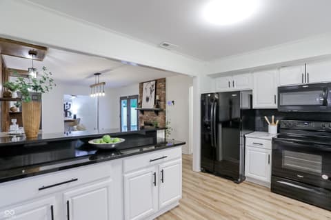 Photo of 512 Lexington Boulevard, Carmel, IN