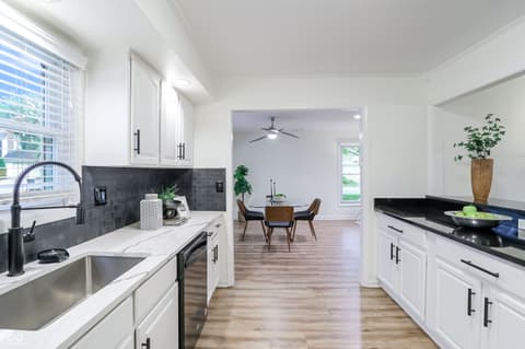 Photo of 512 Lexington Boulevard, Carmel, IN