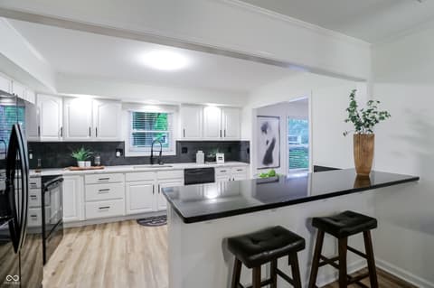 Photo of 512 Lexington Boulevard, Carmel, IN