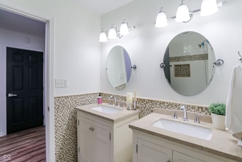 Photo of 512 Lexington Boulevard, Carmel, IN