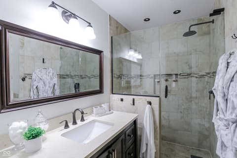 Photo of 512 Lexington Boulevard, Carmel, IN