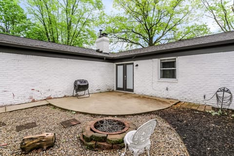 Photo of 512 Lexington Boulevard, Carmel, IN