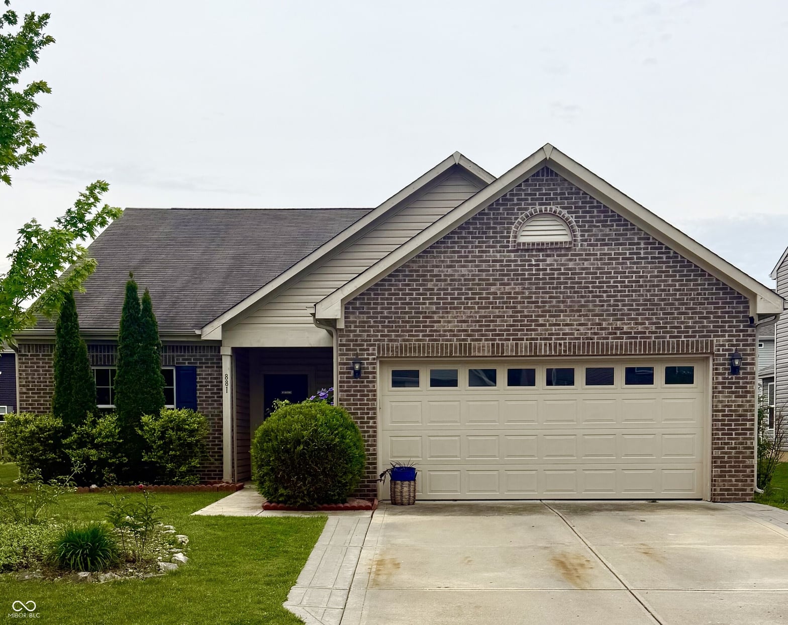 Front exterior at 881 Sommersweet Run, Greenwood, IN