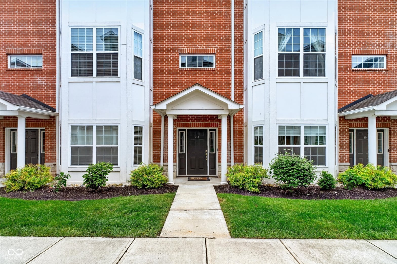 Photo of 856 S Park Trail Drive, Carmel, IN