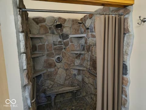Photo of 12330 County Road 4, Middlebury, IN