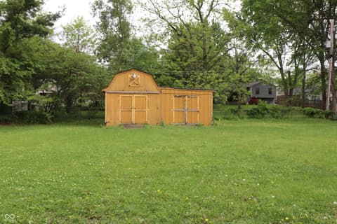 Yard at 43 E Cragmont Drive, Indianapolis, IN