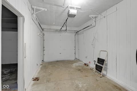 Garage at 2525 E Jackson Street, Muncie, IN