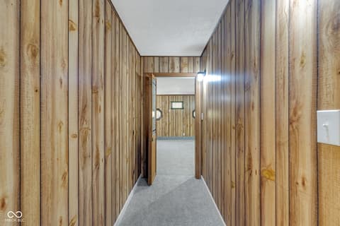 Hallway at 2525 E Jackson Street, Muncie, IN