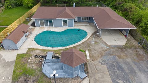 Pool at 2525 E Jackson Street, Muncie, IN