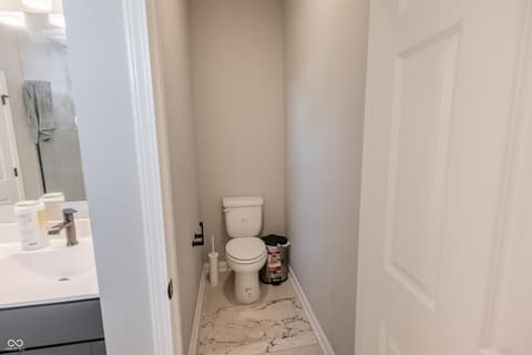 Photo of 8910 Howlett Lane, Indianapolis, IN