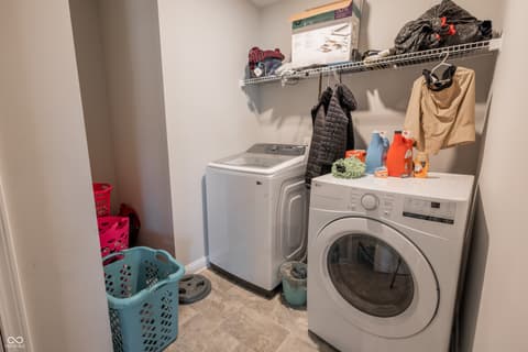Photo of 8910 Howlett Lane, Indianapolis, IN