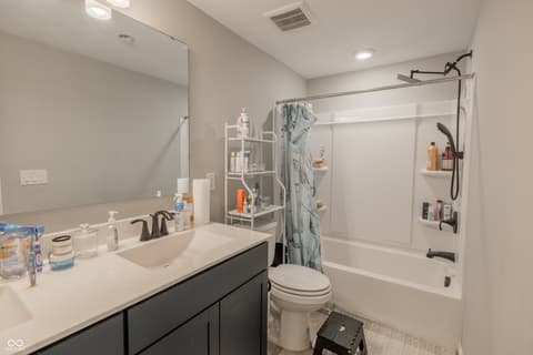 Photo of 8910 Howlett Lane, Indianapolis, IN