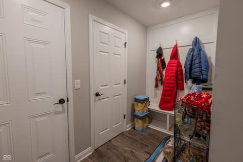 Photo of 8910 Howlett Lane, Indianapolis, IN