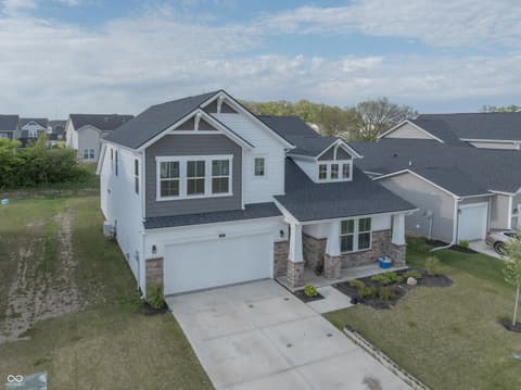 Photo of 8910 Howlett Lane, Indianapolis, IN