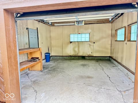 Garage at 509 N Waldemere Avenue, Muncie, IN