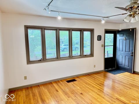 Foyer at 509 N Waldemere Avenue, Muncie, IN