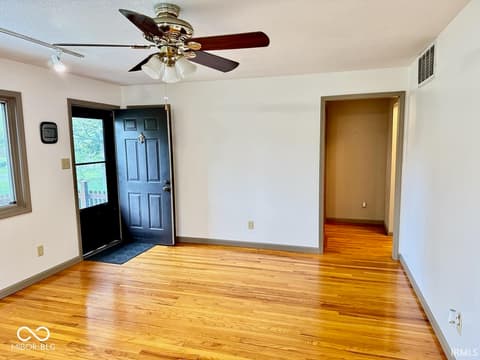 Foyer at 509 N Waldemere Avenue, Muncie, IN