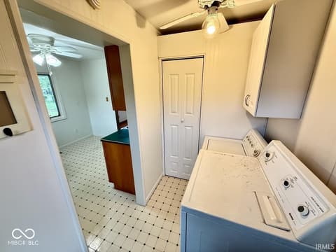 Laundry room at 509 N Waldemere Avenue, Muncie, IN