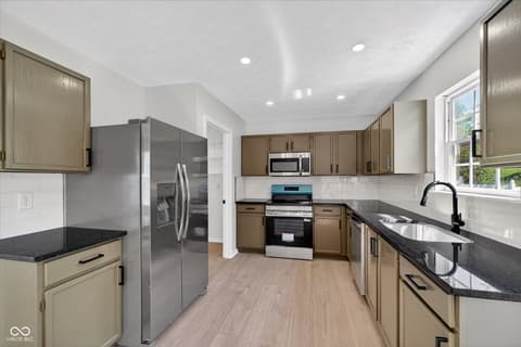 Photo of 2145 Shadowbrook Drive, Plainfield, IN
