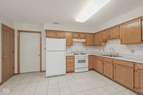 Photo of 7947 Bentley Commons Drive, Indianapolis, IN
