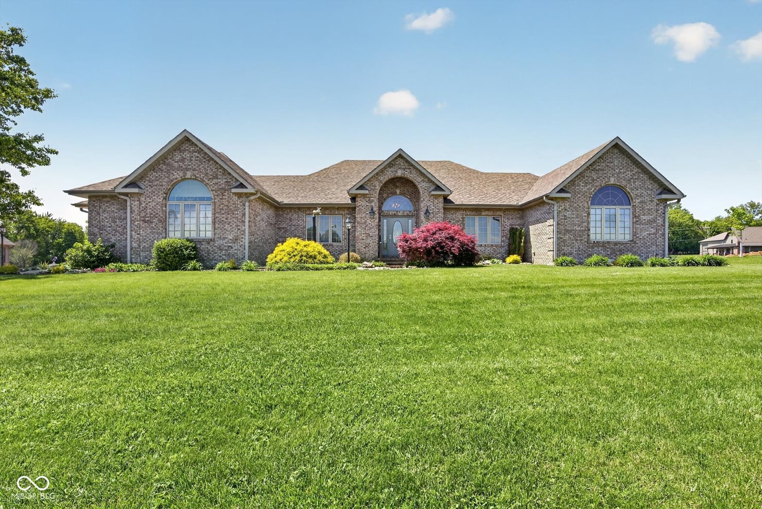 Front exterior at 675 N Auburn Ridge Drive, Linton, IN