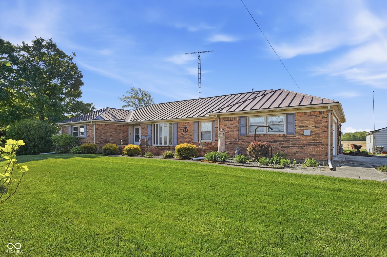 Front exterior at 1761 W State Road 32 Highway, Winchester, IN