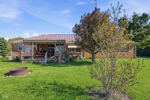 Out Buildings — 1761 W State Road 32 Highway, Winchester, IN
