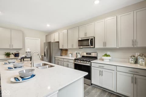 Photo of 810 Pearl Street, Whiteland, IN