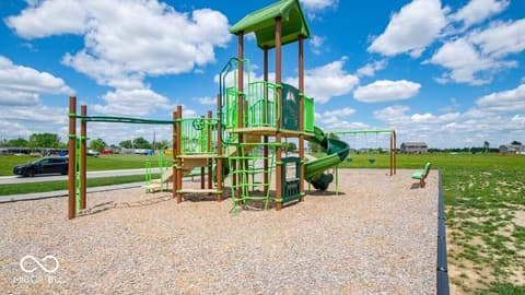 Photo of 810 Pearl Street, Whiteland, IN
