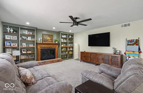 Photo of 516 Palmyra Drive, Indianapolis, IN