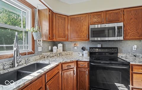 Photo of 516 Palmyra Drive, Indianapolis, IN