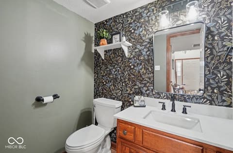 Photo of 516 Palmyra Drive, Indianapolis, IN