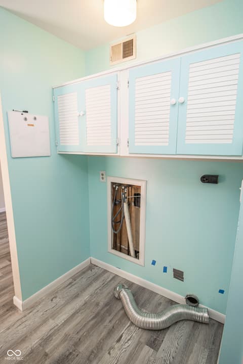 Laundry room at 720 Southfield Court, Indianapolis, IN
