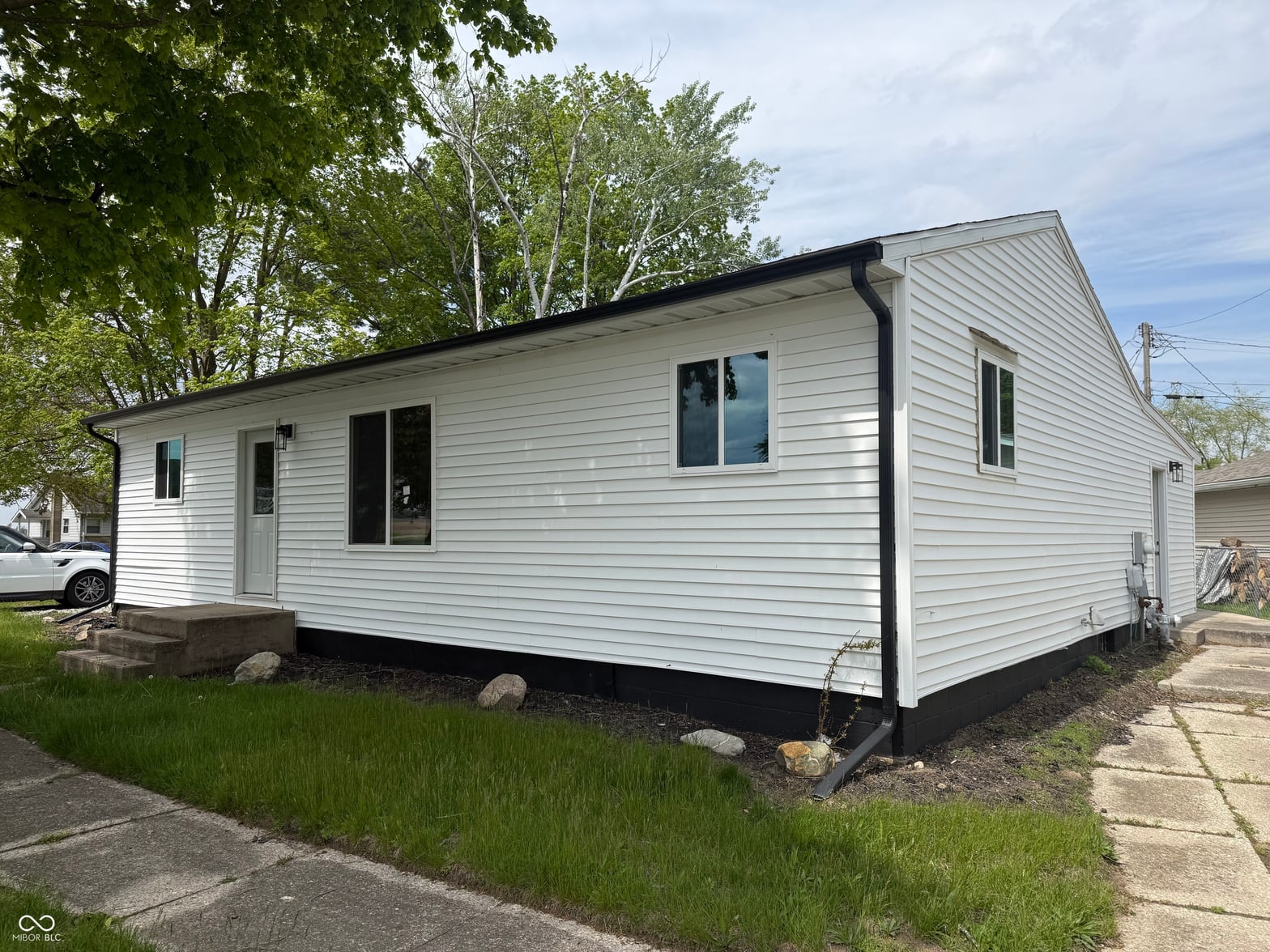 Photo of 562 Roanoke Road, Kingsford Heights, IN