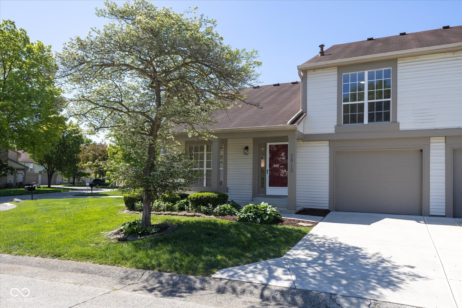 Front exterior at 7913 Hunters Path, Indianapolis, IN