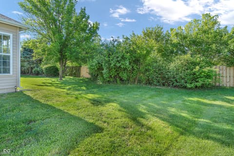 Photo of 549 Rickels Court, Whiteland, IN