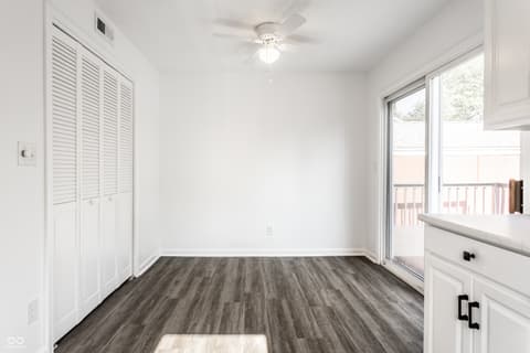 Photo of 310 W Ash Street, Zionsville, IN