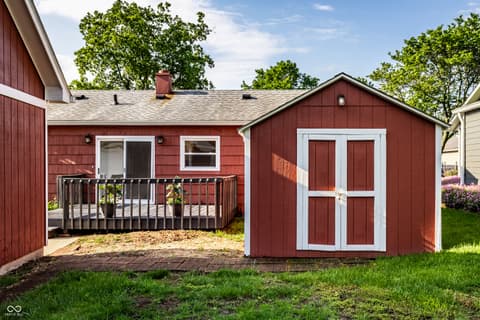 Photo of 310 W Ash Street, Zionsville, IN