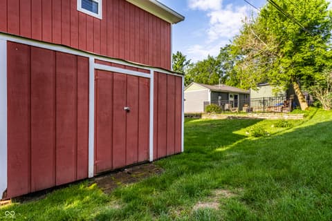 Photo of 310 W Ash Street, Zionsville, IN