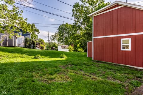 Photo of 310 W Ash Street, Zionsville, IN