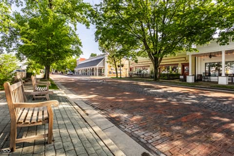 Photo of 310 W Ash Street, Zionsville, IN