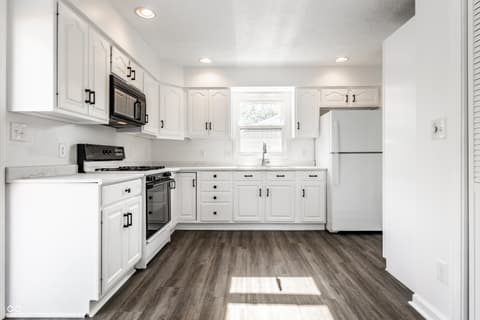 Photo of 310 W Ash Street, Zionsville, IN